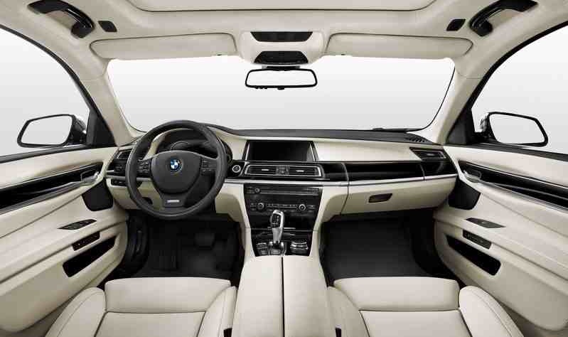 سيارة BMW 7 2015 الداخلية